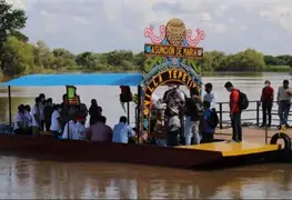 Trajineras llegan a Tabasco: En Macuspana artesanos presentaron el primer prototipo para implementar recorridos tur&iacute;sticos