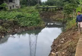 Realizan trabajos de limpieza en dren de Villa Playas del Rosario; eran afectados por las fuertes lluvias