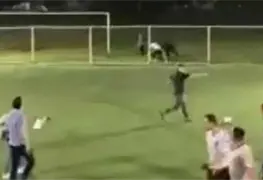 Partido de f&uacute;tbol en termina en balacera