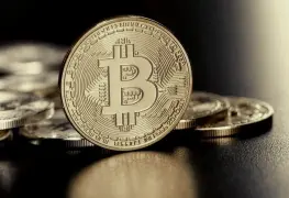 Bitcoin alcanza precio récord de más de 66 mil dólares