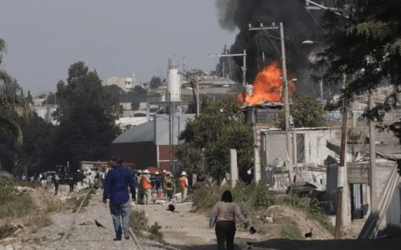 3 niños y 11 adultos hospitalizados tras explosión en Puebla