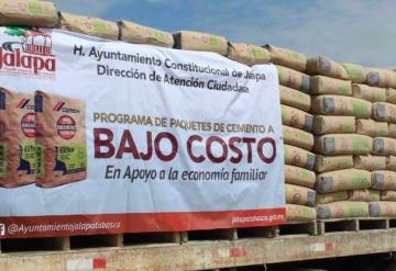 Entregan paquetes de cemento a bajo costo en Jalapa