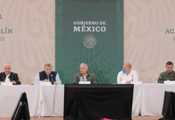 Regaña AMLO por falta de medicinas