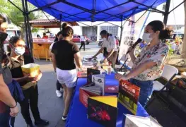 Leer para Vivir: Stephany Mandujano coordinó círculo de lectura Cuentos para Llevar en el Parque Juárez