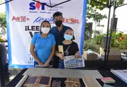 Ni&ntilde;as crean la escuela rodante