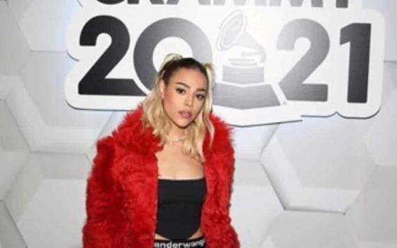 Danna Paola ha declarado cuáles son los tenis más cool del otoño