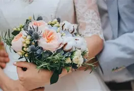 Polic&iacute;as irrumpen boda y se llevan al novio por no dar pensi&oacute;n alimenticia