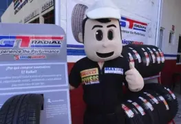 Cuyusos tira la casa por la ventana, celebra su Tercer Aniversario