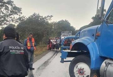 Choque entre camión de carga y combi deja seis muertos en CMDX