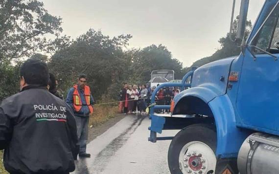 Choque entre camión de carga y combi deja seis muertos en CMDX