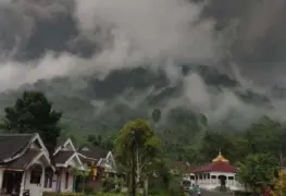 Miles de personas huyen tras erupción del Volcán Semeru en Indonesia