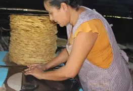 Tradición familiar innovan venta del Totoposte