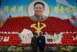 Proh&iacute;ben re&iacute;r y beber en Corea del Norte tras d&eacute;cimo aniversario luctuoso del Kim Jong- Il