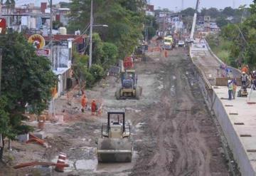 No paran obras del malecón pese a lluvias