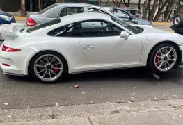 Disparan contra Porsche desde taxi y lesionan a dos en CDMX