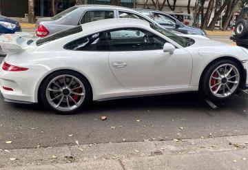 Disparan contra Porsche desde taxi y lesionan a dos en CDMX