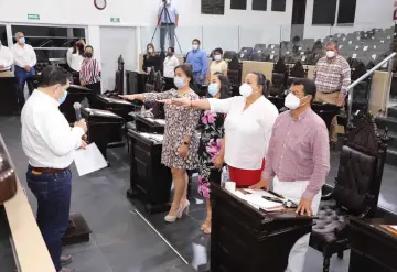 Diputado Emilio Contreras Martínez de Escobar toma protesta y los diputados que integrarán la mesa directiva