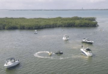 Localizan sin vida a joven que cayó de una moto acuática en Cancún