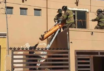 En Sonora un operador de gas recibe descarga eléctrica al prestar su servicio en segunda planta