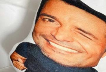 Mil y un productos con la imagen de Chayanne se vuelven tendencia