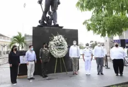 Colocan ofrenda floral por el 191 Aniversario Luctuoso del General Vicente Guerrero Saldaña