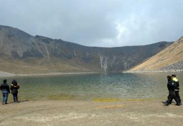 Rescatan familia extraviada en el Nevado de Toluca