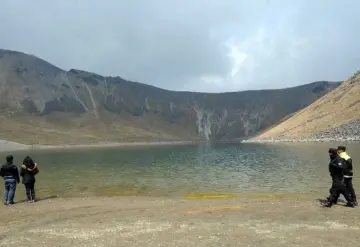 Rescatan familia extraviada en el Nevado de Toluca