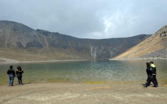 Rescatan familia extraviada en el Nevado de Toluca