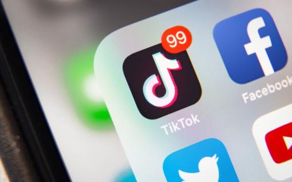 Trabajadora del Sam´s enamora a usuarios de TikTok