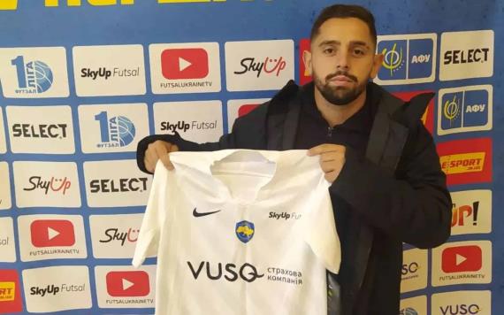 Jugador brasileño de fútbol es olvidado por su grupo en hotel de Kiev