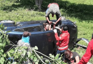 Maestra se accidenta con su hija en Jalapa