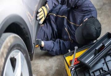 Muere hombre en Puerto Rico tras caerle automóvil que arreglaba