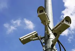 Capta "espíritus" una cámara de seguridad en el Estado de México