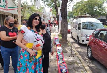 Confunden a Tere La Secretaria con alcaldesa, le gritan no hay agua