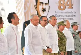 Pide L&oacute;pez Obrador proteger a Pemex contra intereses particulares