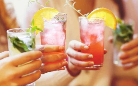 Tres cocteles frescos para tus tardes de primavera