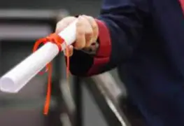 Interno del Reclusorio Norte se titula como abogado; suman 58 graduaciones en los últimos años