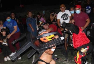 Los Bucaneros del Terror aterrorizaron a los Apestosos en función organizada por PRODELLS en el Parque de Atasta