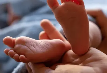 Mujer intentó asfixiar a su bebé con una manta porque era "malvado y gruñía"
