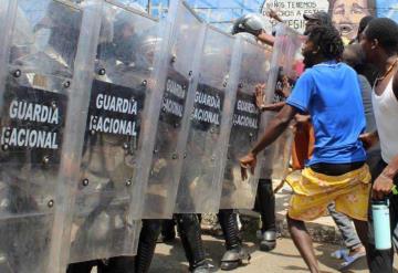 Riña entre mujer haitiana y una africana, desata enfrentamiento con elementos de la Guardia Nacional en Chiapas