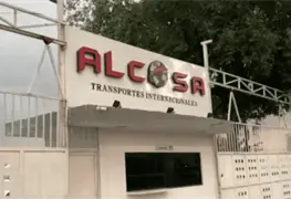Un video muestra que Debanhi Escobar ingres&oacute; a empresa transportista