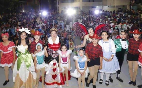 Desfile de personajes de series infantiles asombraron a los niños en Paraíso