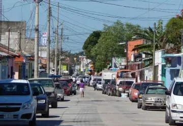Fuerte calor de día y de noche, desquician a más de 30 mil Jonutecos