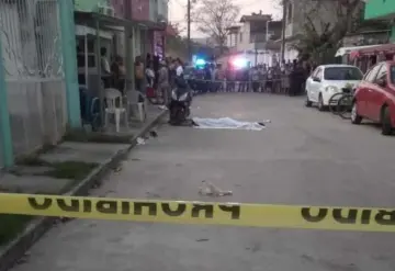 Sicarios encapuchados atacan a familia dentro de su vivienda