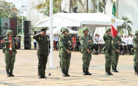 Realizan Ceremonia de Toma de Protesta de Bandera de los Soldados del S.M.N. Clase "2003", Remisos y Mujeres Voluntarias