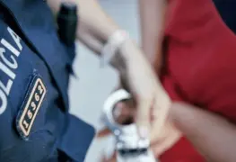 Elementos de la SSPC detienen a dos por el delito de robo con violencia en Ixtacomitán