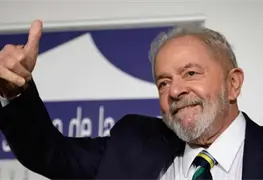 Lula da Silva aspirar&aacute; nuevamente a la presidencia; promete &acute;revoluci&oacute;n pac&iacute;fica&acute; en Brasil