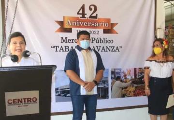 Alcaldesa celebra 42 años del mercado público de la colonia Atasta de Serra