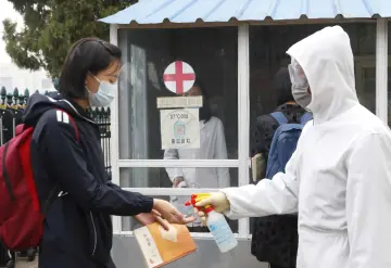 Corea del Norte impone un estricto confinamiento nacional tras informar algunos casos de covid