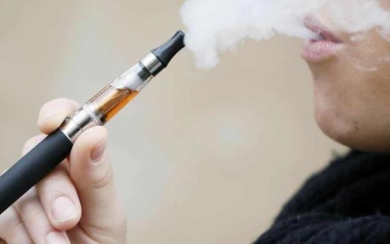 Cofepris declara ´alerta máxima´ por sustancias cancerígenas en vapeadores